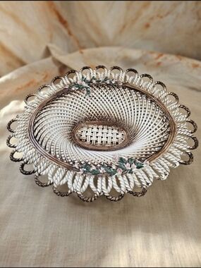 Vintage Capodimonte Mollica Porcelain Reticulated Basket With Flowers